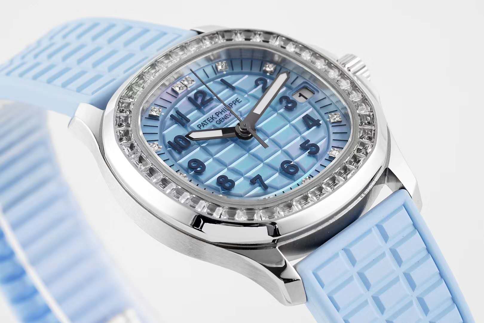 Aquanaut Luce 5072G-001 Blue MOP Dial in Grey Gold
