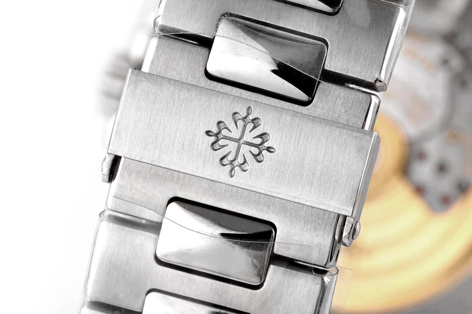 Nautilus Jumbo 5711/1A Blue Dial