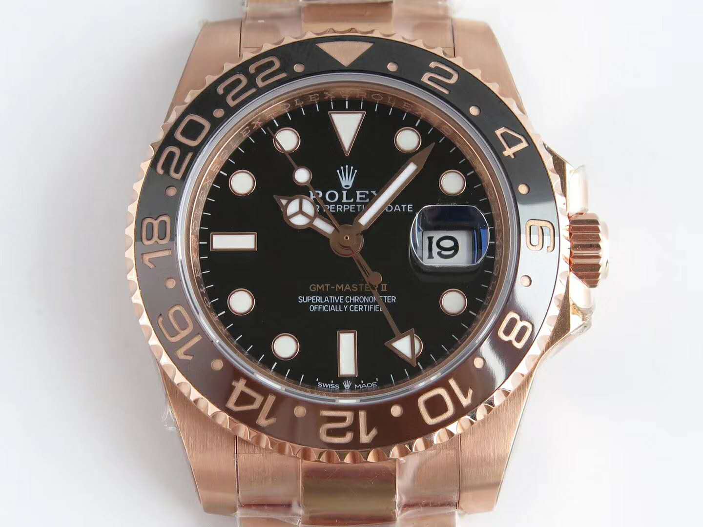 GMT Master II 126715 CHNR “Rootbeer” in Rose Gold