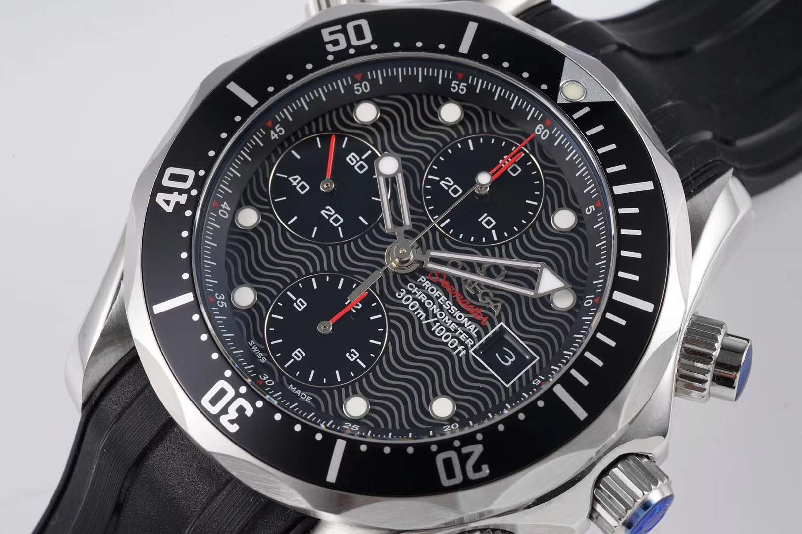 Seamaster Diver 300m Chronograph Black Dial on Rubber Strap