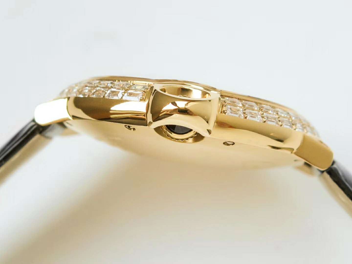 Ballon Bleu de Ca*t1er 42mm D1am0nd Paved Dial in Yellow Gold