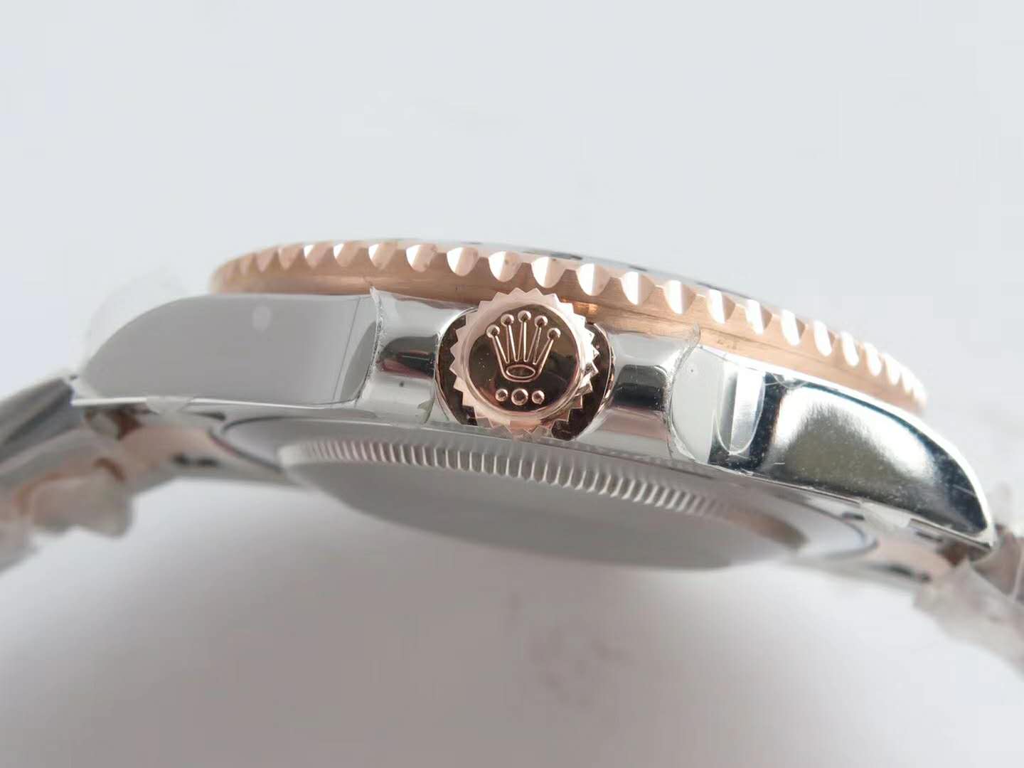 GMT Master II 126715 CHNR “Rootbeer” in Rose Gold and Steel