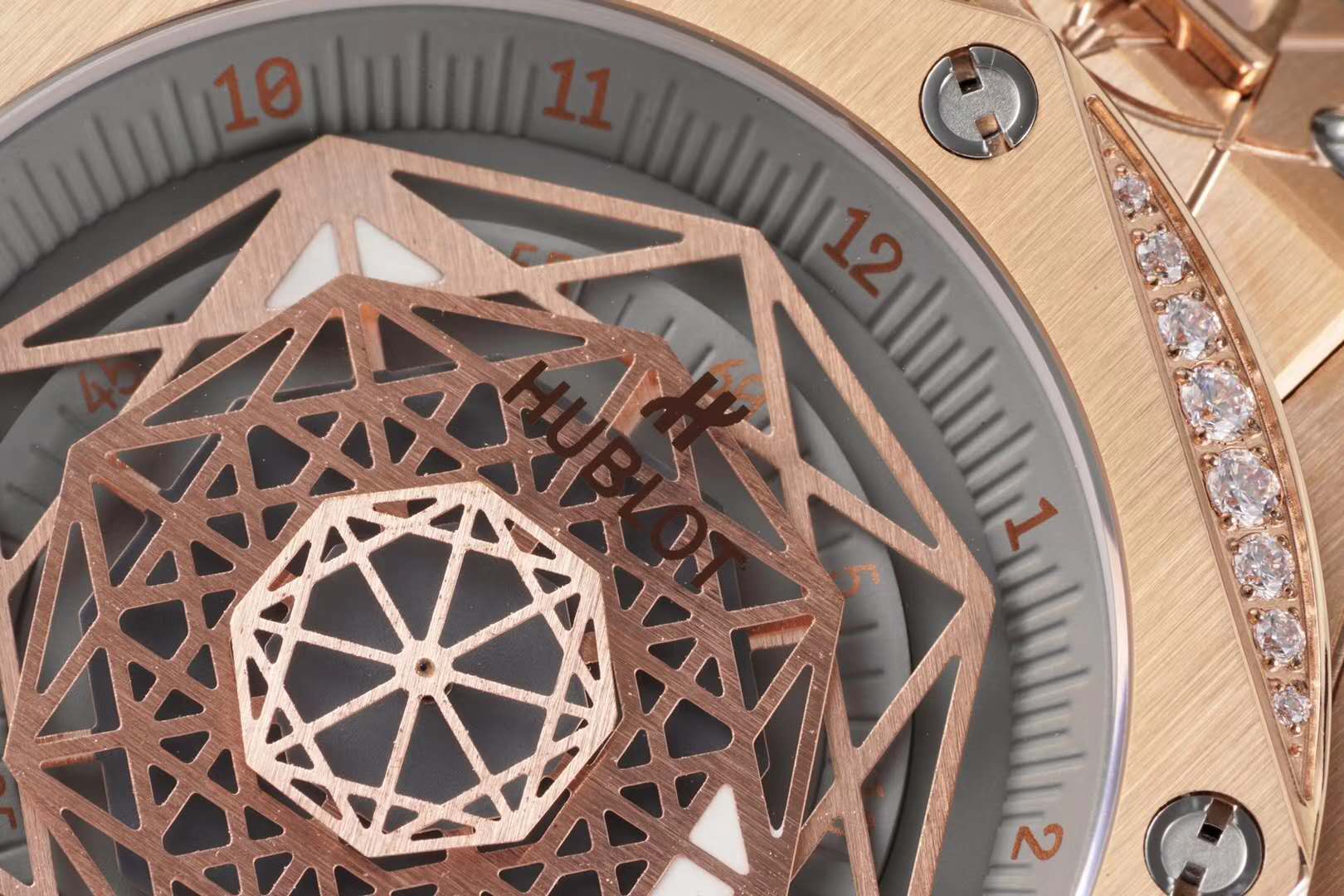 Big Bang Unico Sang Bleu in Rose Gold with D1am0nd Bezel on Brown Leather Strap