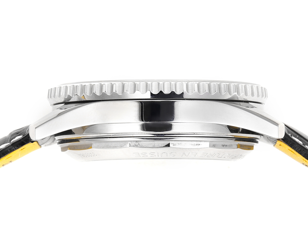 Navitimer B01 Chronograph 43 Dark Green Dial in Steel on Leather Strap