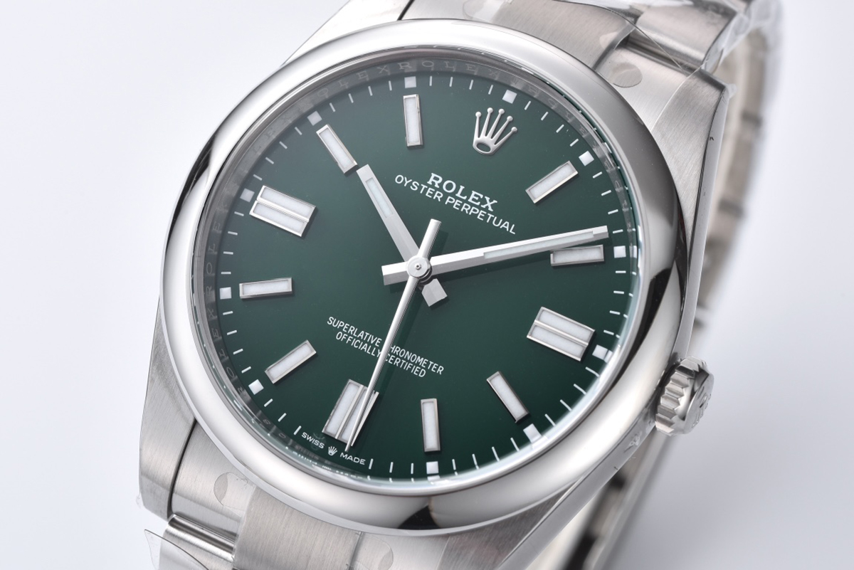 Oyster Perpetual 41mm Green Dial 124300